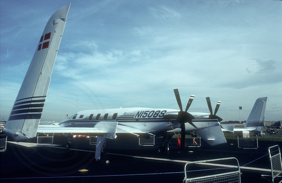 Beechcraft 2000 Starship 1
